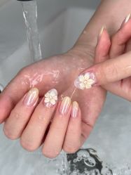 -花岐款式专研健康美甲沙龙