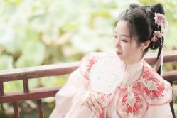 -一揽芳华汉服旗袍体验馆(拙政园店)