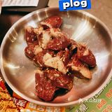 盯着这家几次了，终于拔草，烤肉小哥哥好帅啊！