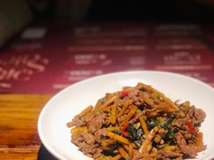 酸笋紫苏炒牛腱-桂小厨广西菜(万象城店)