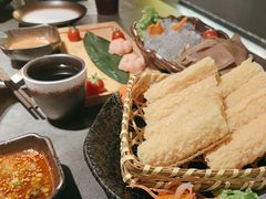 -湊湊火锅·茶憩(杭州湖滨银泰in77店)