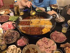 -岗上渣渣老火锅(两路口店)