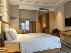 -苏州汇融广场假日酒店