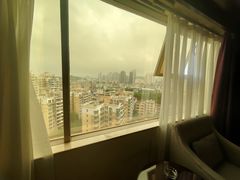 -深圳君逸国际酒店(龙岗横岗塘坑地铁站店)