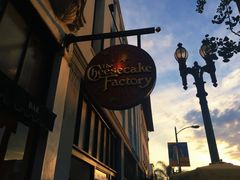 -The Cheesecake Factory(baldwin avenue)