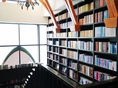 -钟书阁(松江泰晤士小镇店)