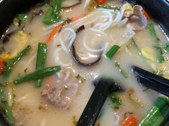 招牌鸡汤米线-过桥缘·过桥米线(大华虎城嘉年华店)