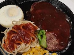 -汤姆家的牛排意面披萨(新城市广场店)