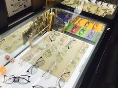 -视野联行眼镜蔡司·依视路官方授权店(顺城店)