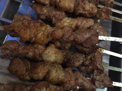 烤羊肉串-清真吴记门钉肉饼·喜多利