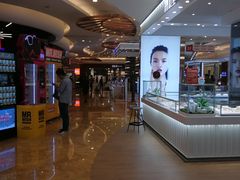 -王府井百货熙地港店