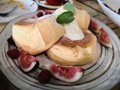 莓果奶油芝士舒芙蕾松饼-UPPER KITCHEN(延安路店)