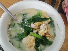 虾仁煎蛋时蔬汤-小叶大馅饺子城