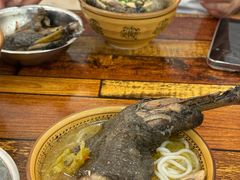 -正宗李家土鸡米线店