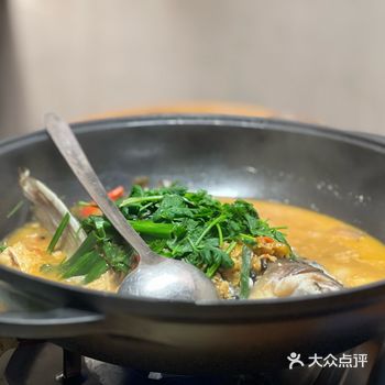诗歌家的菜肴里 有浓郁的远方味道 还有淡淡的乡愁