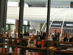 大堂-星巴克臻选(广州二沙岛文立方店)