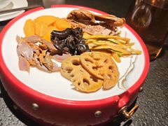 -万重锦·人文川菜馆(骡马市店)