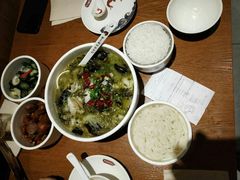 -渝是乎酸菜鱼(龙旗购物中心店)