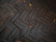 -巴陵广场