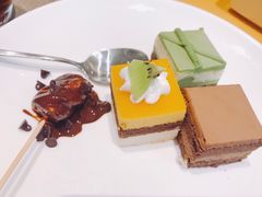 -上海西藏大厦万怡自助餐厅(徐汇店)