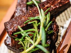 喜洲招牌手撕牛肉-喜洲吧·江畔老船厂·庭院餐厅(喜临院店)