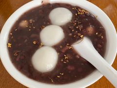桂花赤豆糊加芝麻汤圆-吴家馄饨