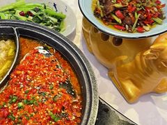 -阿瓦山寨·湘菜现炒·剁椒鱼头王(咸阳总店)