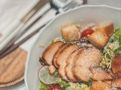 香煎鸡胸肉凯撒沙拉-WOKKA by艮上(中海环宇荟店)