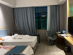 -南宁世纪君悦大酒店(青秀万达滨湖路地铁站店)