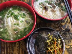 -正宗李家土鸡米线店
