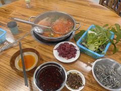 -苗侗地道红酸.酸汤鱼·酸汤牛肉
