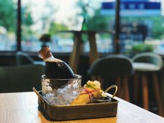 -ZING COFFEE 镜咖啡