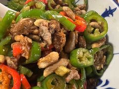 辣椒炒蜂蛹-园林美食城·本土农家菜(杨和镇店)