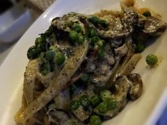 松露意大利宽面配菌菇-WOLFGANG PUCK KITCHEN & BAR(迪士尼小镇店)