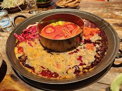牛油番茄鸳鸯锅-乡当俏老火锅