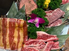 黑牛六拼-明洞阿姨·韩式酱蟹烤肉·创意料理(三元桥店)