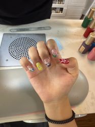 -丽心自助美甲美睫