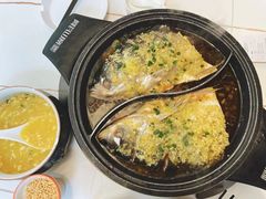 -阿瓦山寨·湘菜现炒·剁椒鱼头王(咸阳总店)
