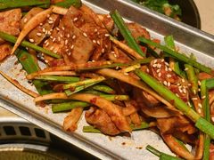 -蚂蚁洞·烤肉大营地(上海静安大悦城店)