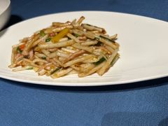 花生芽炒爽肉-宴周康·精致江浙菜(周浦店)