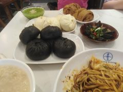-李与白包子铺(桐梓林店)