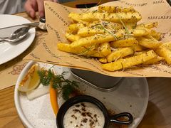 -Mark&Mars Restaurant
