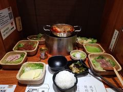 -独食火锅·半米屋台(直营总店)