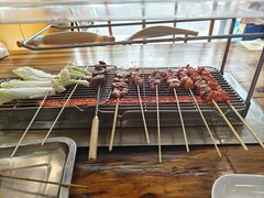 -哈尔滨小酒馆·鲜肉现穿自助烧烤(康新花园店)