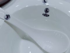 -红鼎豆捞·非遗鲍皇汤火锅(宝丰路店)