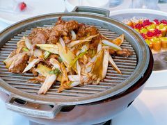 经典葱爆小羔羊肉-悦融·京鲁菜·露台花园(安定门店)