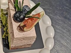 -W COLLECTIVE  DESSERT SHOP