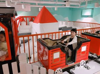 娃玩得上瘾了晚上还不想回家 票价还可以