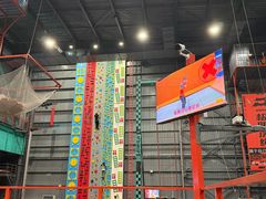 -极限PLAY运动娱乐新世界·团建派对表演休闲馆·室内高空游乐园