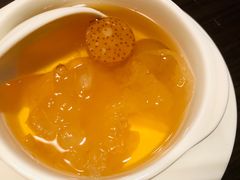 银耳炖秋梨-万丽轩·粤菜(王府井金茂万丽酒店)